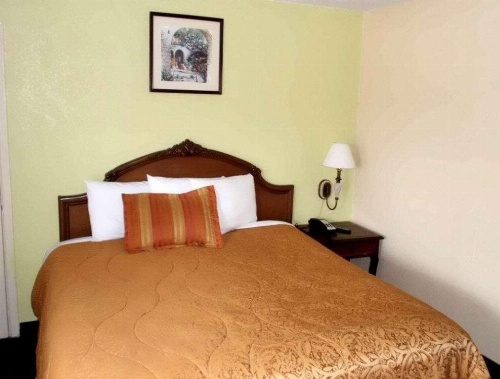 America's Best Inn Lakeland image 20